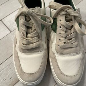 Vince Benfield worn once sneakers size 9 cream w sage stripe